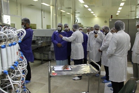 گزارش تصویری بازدید امام جمعه محترم هتشگرد هئیت همراه از شرکت تجهیزات پزشکی هلال ایران 8