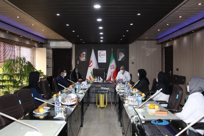 بازدید مشاور امور زنان و خانواده رئیس جمعیت هلال احمر از شرکت تجهیزات پزشکی هلال ایران