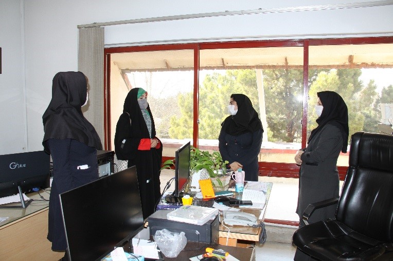 بازدید مشاور امور زنان و خانواده رئیس جمعیت هلال احمر از شرکت تجهیزات پزشکی هلال ایران