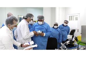 بازدید فرماندار ساوجبلاغ از شرکت تجهیزات پزشکی هلال ایران