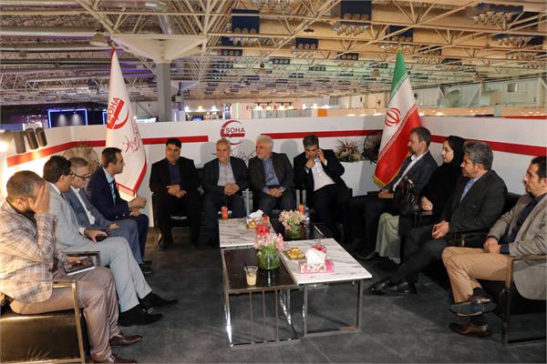 بازدید مدیرعامل سازمان تدارکات پزشکی جمعیت هلال احمر از غرفه شرکت تجهیزات پزشکی هلال ایران