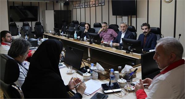 نشست مشترک سازمان تدارکات پزشکی و نمایندگان بیمه‌های تکمیلی برای تسهیل پوشش داروهای تک‌نسخه‌ای