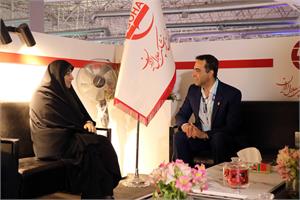 بازدید معاون امور بین الملل جمعیت هلال احمر از غرفه شرکت تجهیزات پزشکی هلال ایران