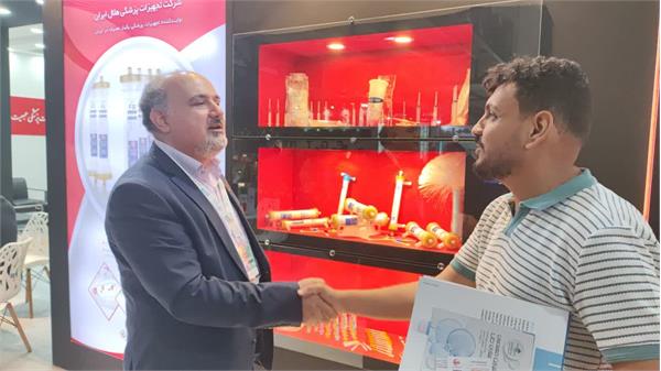 حضور مدیران عامل شرکت های تابعه و معاونت فناوری و ‌تحقیقات وزیر بهداشت در غرفه شرکت تجهیزات پزشکی هلال ایران