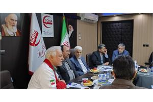 بازدید رئیس کمیسیون بهداشت و درمان مجلس شورای اسلامی از شرکت تجهیزات پزشکی هلال ایران/  تأکید بر خودکفایی در حوزه سلامت و